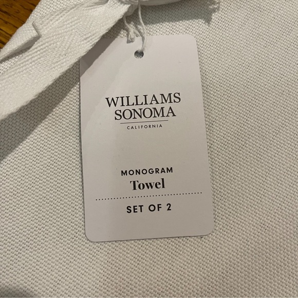 Williams Sonoma Set of Two Monogram Towels Letter ~ L - Picture 7 of 9